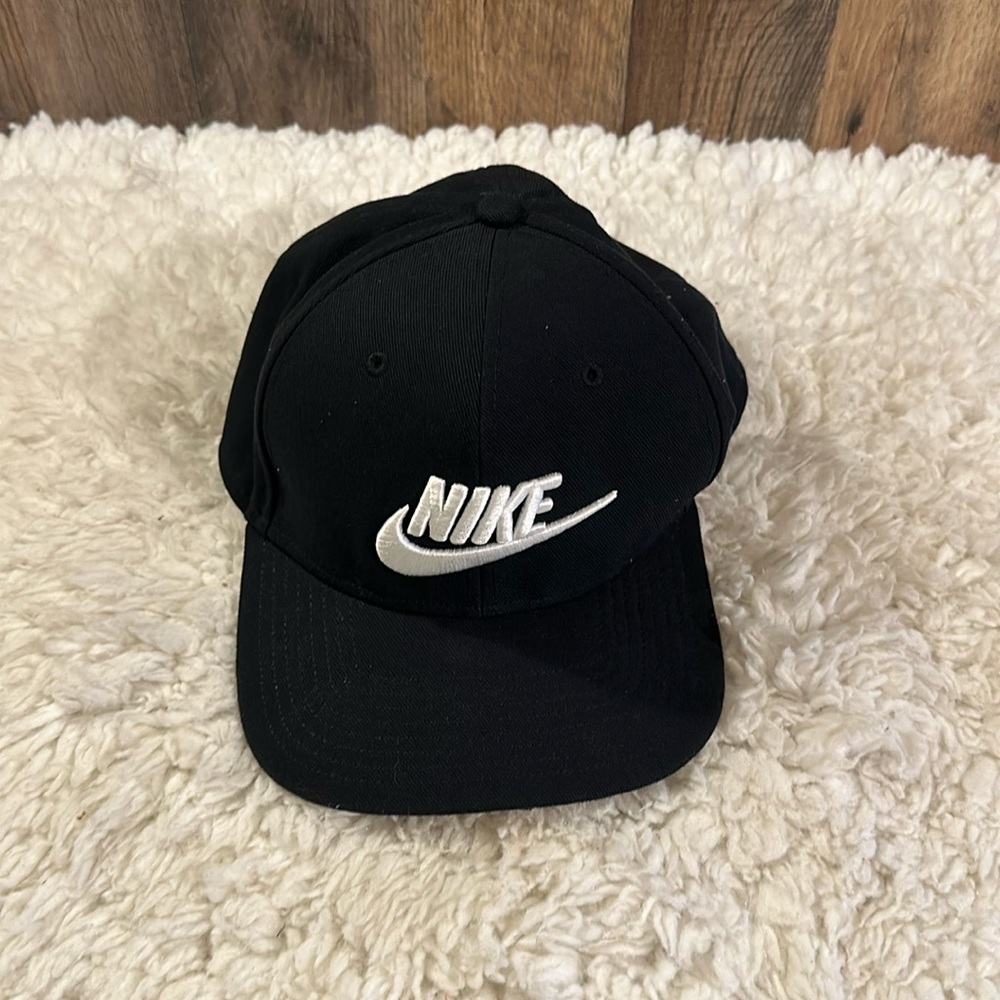 Nike Embroidery Flat Bill Hat